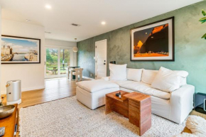 2 Mi to Downtown Austin Getaway with Natural Pool
